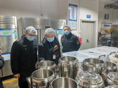 <b>现场查看了“妈妈餐”轨制</b>