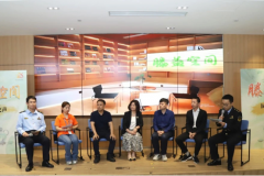 <b>代表、监管干部、商户及居平易近代表针对食物</b>